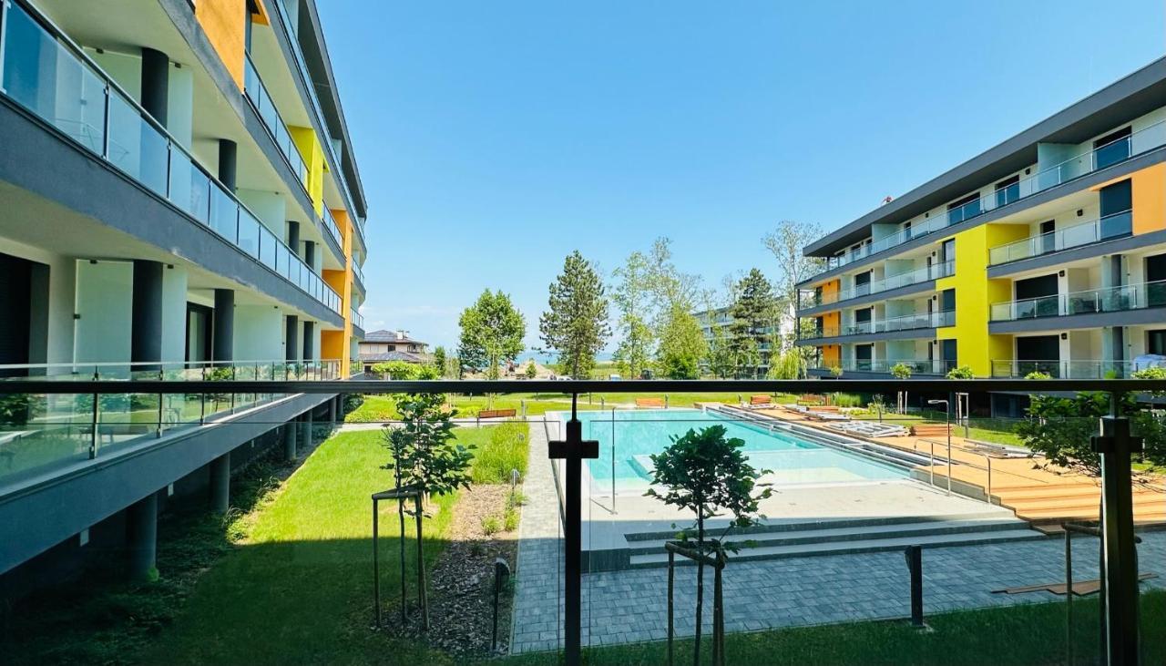 Medences Panoramas Balatom Apartman Siofok Exterior photo